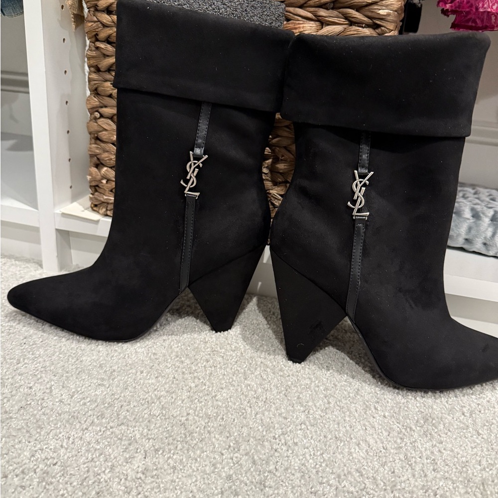 Yves Saint Laurent Black Heeled Boots